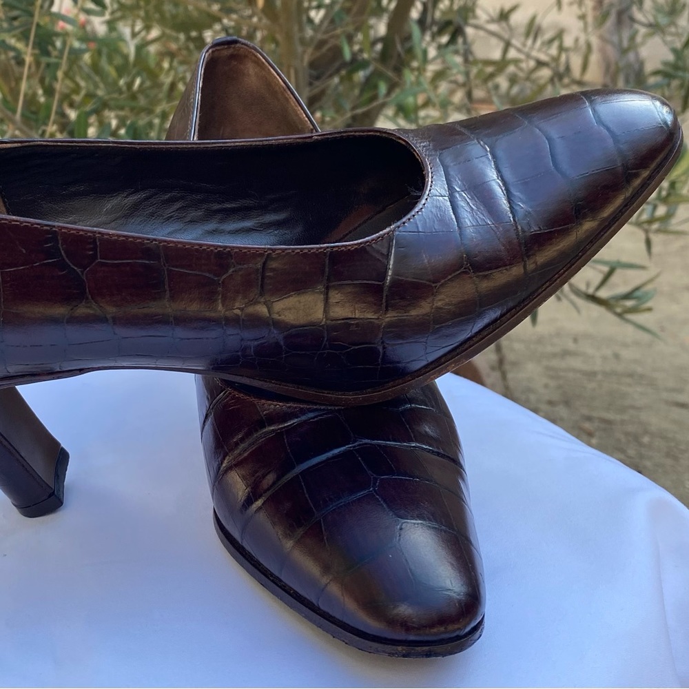 VTG Ann Taylor 🇮🇹 Made 💯 Leather Pumps Sz 6.5M - Picture 2 of 10